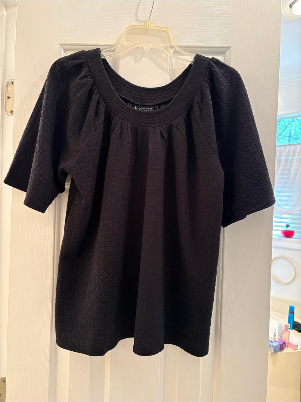 bobeau Black Textured Scoop Neck Tunic Top
